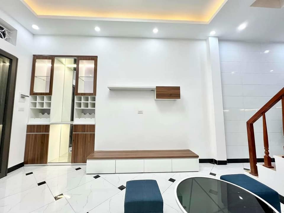 VĨNH NGỌC Ô TÔ TRÁNH - LÀM TRỤ SỞ VĂN PHÒNG CTY QUÁ ĐỈNH - GẦN PHỐ NGAY CẦU NHẬT TÂN